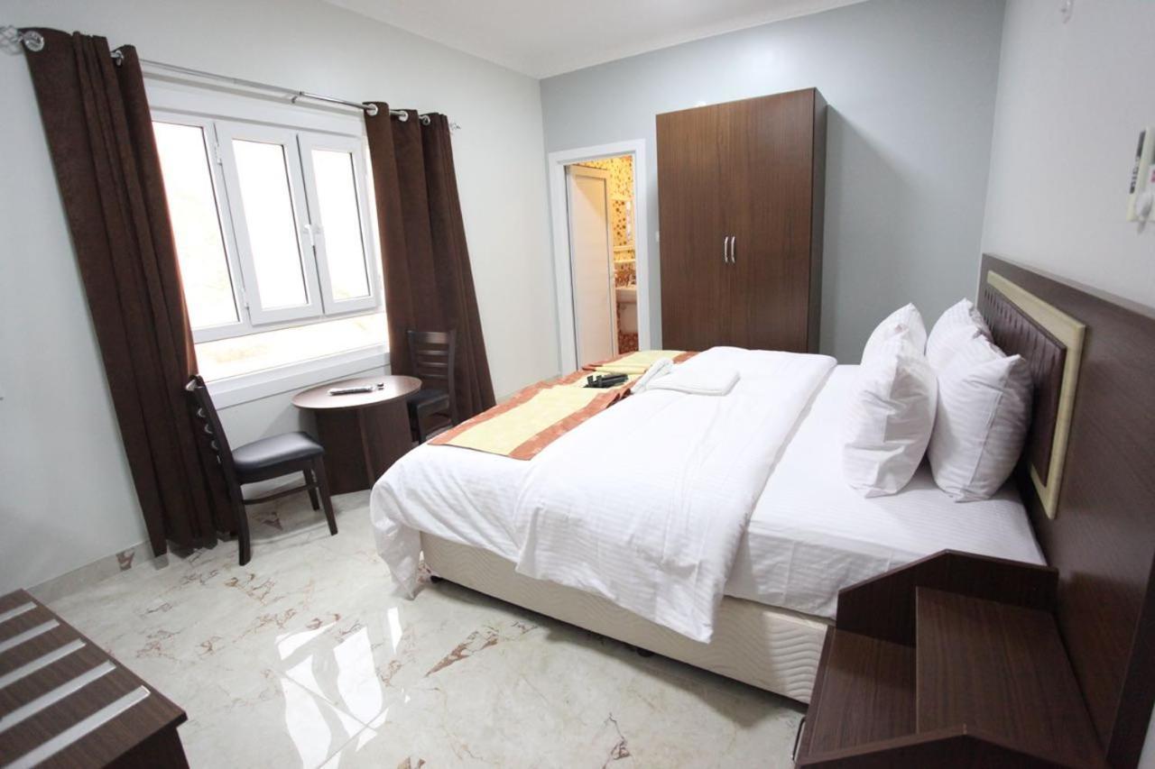 Almanzel Hotel Apartments มัสกัต ภายนอก รูปภาพ